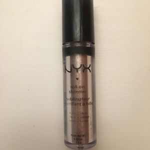 Roll on shimmer